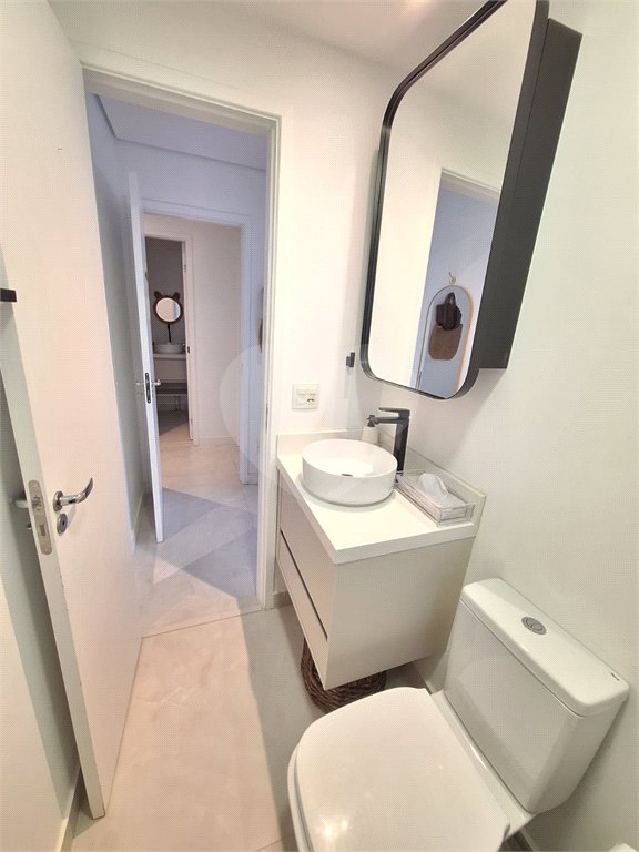 Apartamento à venda com 3 quartos, sendo 1 suíte,  em Vila Andrade, São Paulo, SP