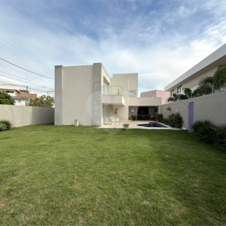 Casa à venda com 4 suítes em Portinho, Cabo Frio, RJ