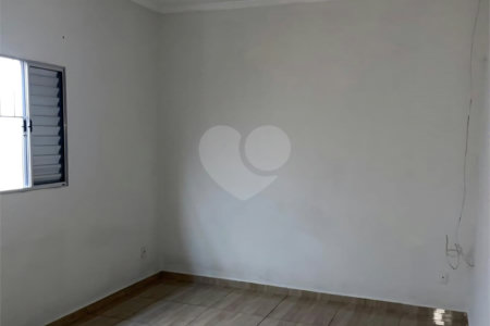 Casa à venda com 2 quartos em Vila Carvalho, Itapetininga, SP