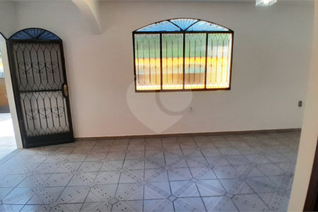 Casa à venda com 3 quartos, sendo 1 suíte, em Campo Grande, Rio de Janeiro, RJ