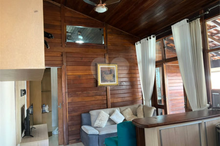 Casa Térrea à venda com 5 quartos, sendo 3 suítes,  em Vila Oliveira, Mogi das Cruzes, SP