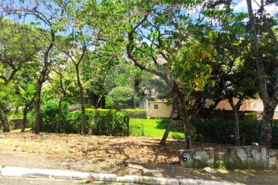 Terreno à venda com 3 quartos, sendo 1 suíte, em Vila Mazzei, São Paulo, SP