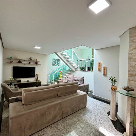 Casa à venda ou para alugar com 6 quartos, sendo 1 suíte, em Residencial/Comercial, Guarulhos, SP