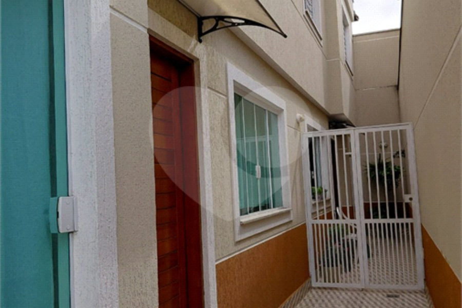 Casa à venda com 2 suítes no condomínio Residencial Guilhen, São Paulo - SP