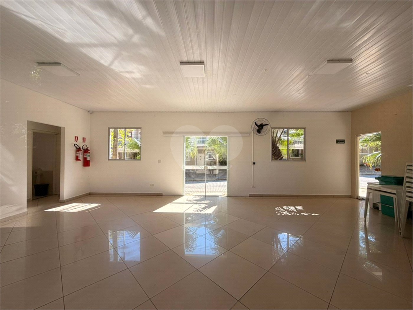 Casa à venda com 3 quartos, sendo 1 suíte, no condomínio Village Sarriá, Sorocaba - SP