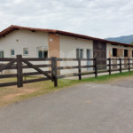 Casa à venda ou para alugar com 4 quartos, sendo 3 suítes, no condomínio Figueira Garden, Atibaia - SP