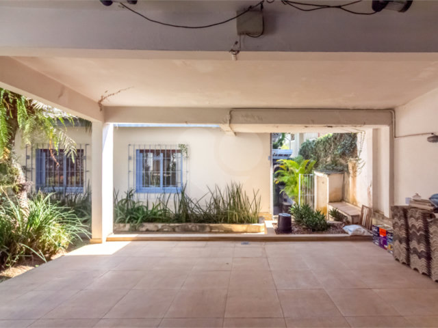 Casa à venda com 4 quartos, sendo 2 suítes,  em Chácara Flora, São Paulo, SP