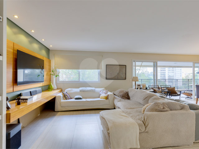 Apartamento à venda com 4 suítes em Jardim Marajoara, São Paulo, SP