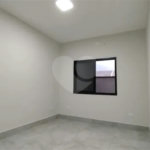 Casa à venda com 3 quartos, sendo 1 suíte,  no condomínio Terras do Vale, Caçapava - SP