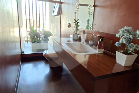 Casa à venda com 5 quartos, sendo 4 suítes, em Butantã, São Paulo, SP