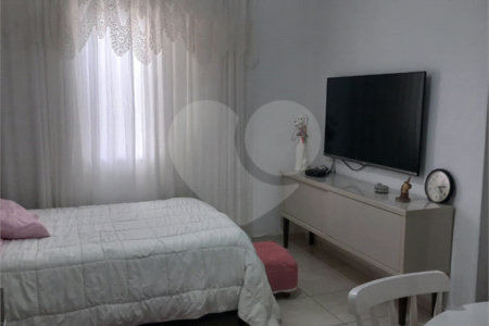 Casa Térrea à venda com 3 quartos, sendo 1 suíte,  em Vila Oliveira, Mogi das Cruzes, SP