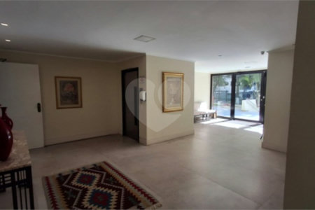 Apartamento à venda com 3 quartos, sendo 1 suíte,  em Indianópolis, São Paulo, SP