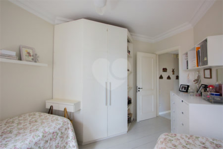 Apartamento à venda com 3 quartos, sendo 1 suíte, em Vila Andrade, São Paulo, SP
