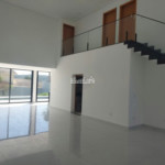 Casa à venda com 4 suítes no condomínio Shambala 2, Atibaia - SP