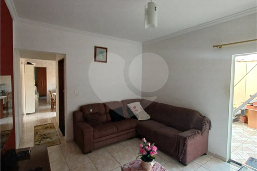 Casa à venda com 3 quartos, sendo 1 suíte, em Jardim Santa Mônica, São Paulo, SP