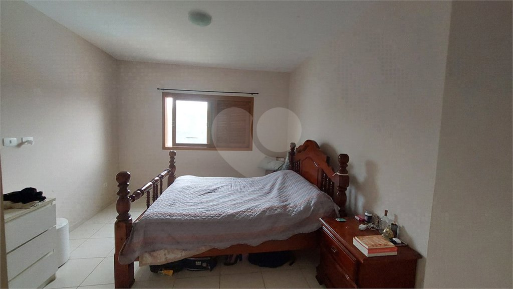 Casa à venda com 4 quartos, sendo 1 suíte, no condomínio Marf II, Bom Jesus dos Perdões - SP