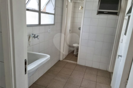 Apartamento à venda ou para alugar com 3 quartos, sendo 1 suíte, em Moema, São Paulo, SP