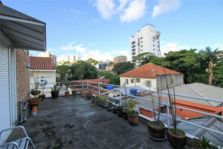 Casa à venda ou para alugar com 5 quartos, sendo 3 suítes, em Vila Madalena, São Paulo, SP