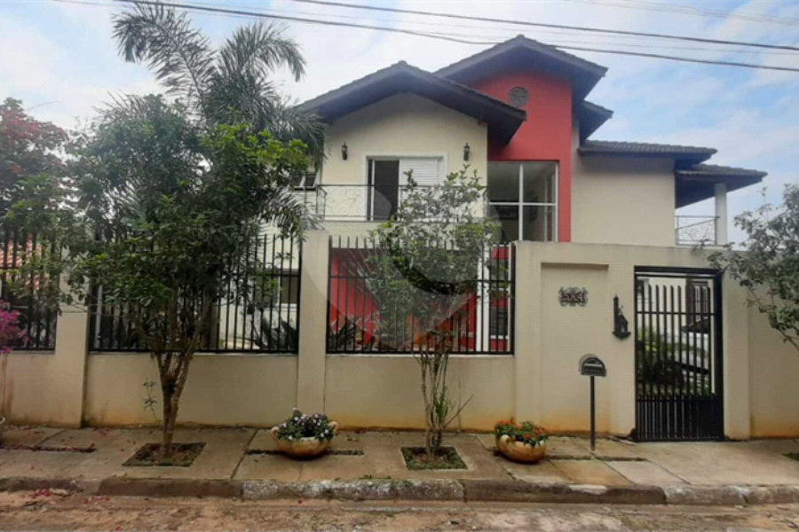 Condomínio à venda com 3 suítes em Caraguatá, Mairiporã, SP
