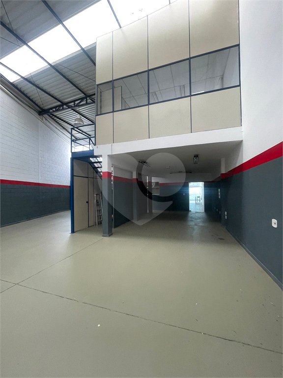 Sobrado à venda ou para alugar com 4 quartos, sendo 1 suíte,  em Tucuruvi, São Paulo, SP
