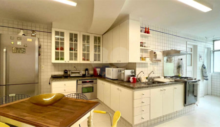 Apartamento à venda com 3 quartos, sendo 1 suíte,  em Jardim Paulistano, São Paulo, SP