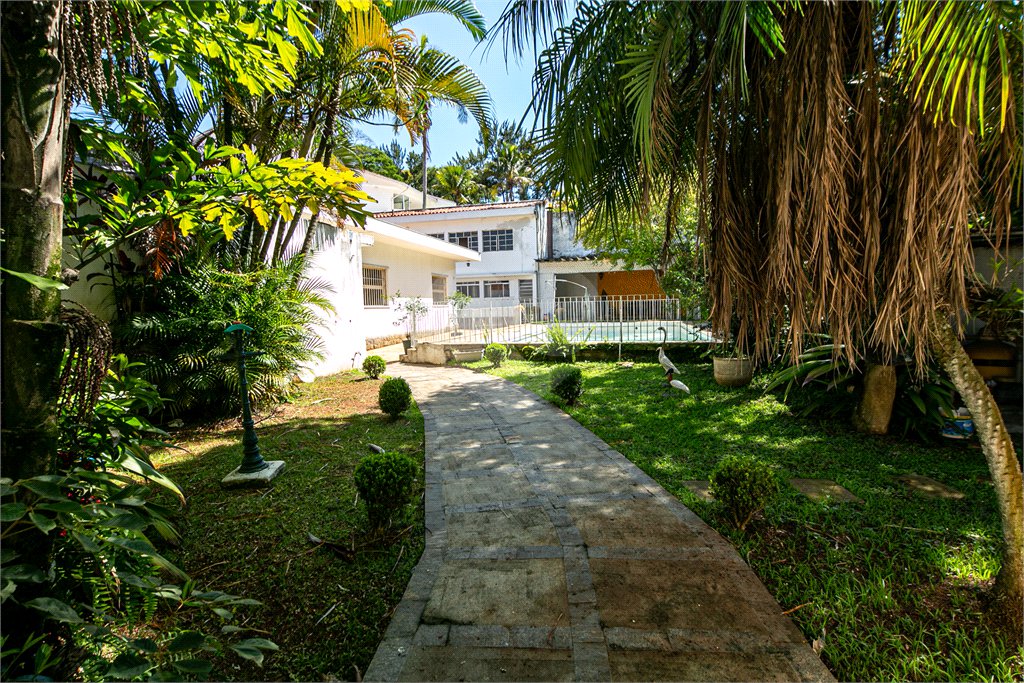 Casa Térrea à venda com 4 quartos, sendo 1 suíte,  em Brooklin Velho, São Paulo, SP