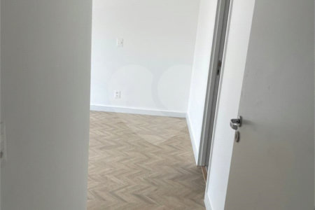 Apartamento à venda ou para alugar com 2 suítes em Jardim das Acácias, São Paulo, SP