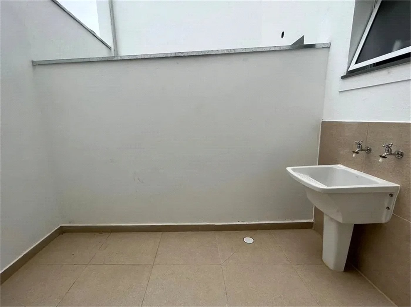 Casa à venda com 2 suítes no condomínio Residencial DI Luca, São Paulo - SP