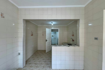 CASA AMPLA COM QUINTAL  150m² - 1.799.000,00 - Aparecida - Santos/SP