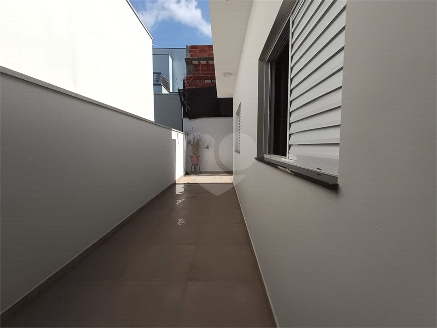 Casa à venda com 3 quartos, sendo 1 suíte,  no condomínio Ipes 2, Tatuí - SP