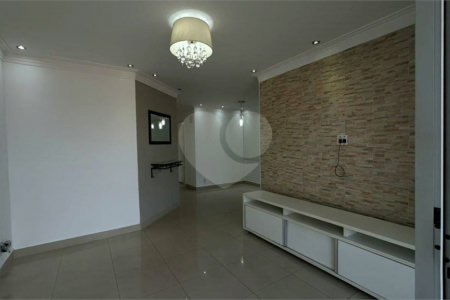 Apartamento à venda com 3 quartos, sendo 1 suíte, em Parque Maria Luiza, São Paulo, SP