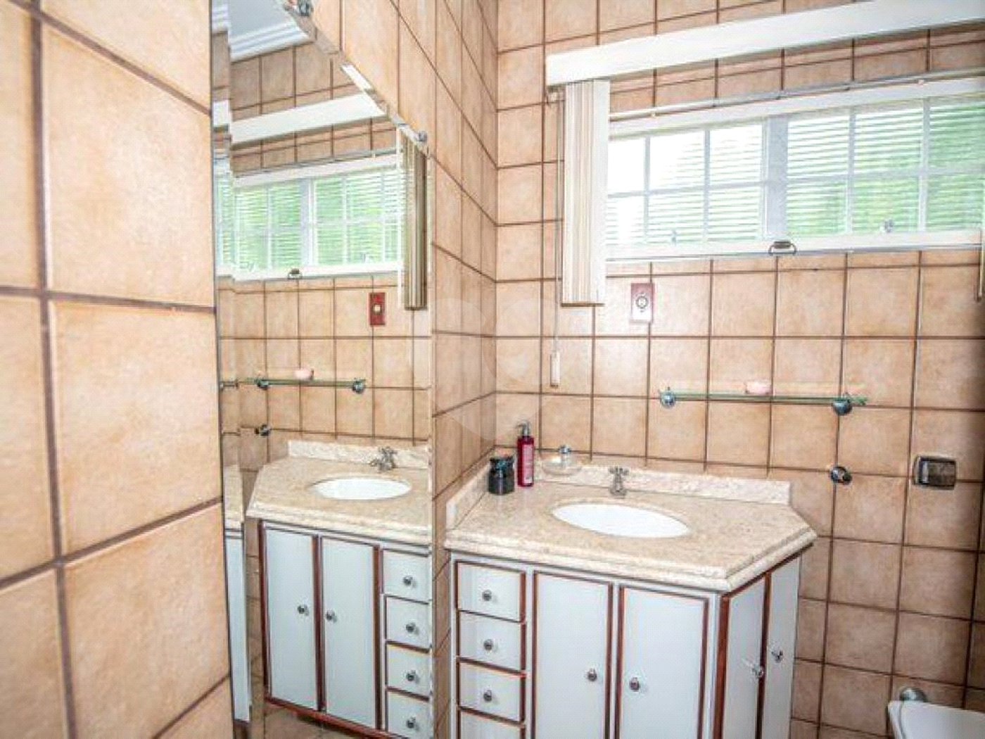 Casa à venda com 3 suítes no condomínio Aldeia da Serrinha, Sorocaba - SP