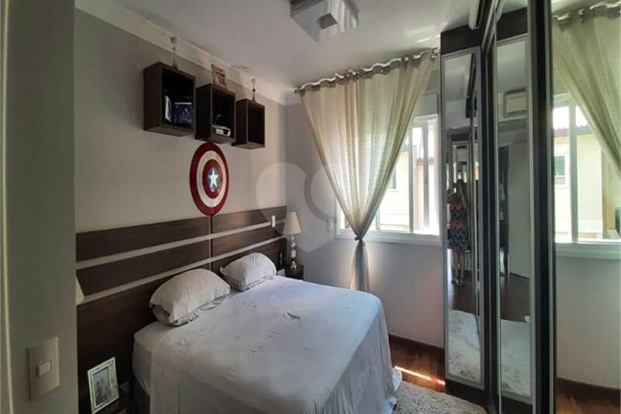 Casa à venda com 4 quartos, sendo 2 suítes, no condomínio Florada da Serra, São Paulo - SP