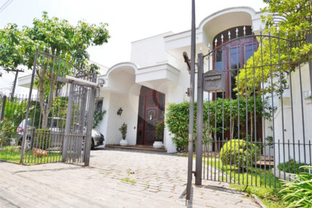 Casa à venda com 4 quartos, sendo 1 suíte,  em Jardim Guedala, São Paulo, SP