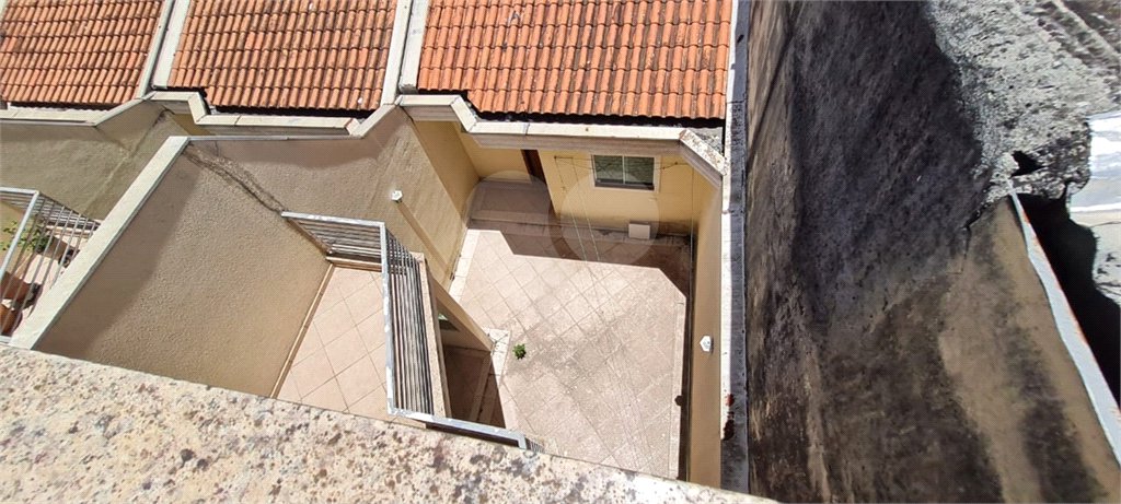 Sobrado a venda no Ipiranga de 220m² com 4 suítes e 2 vagas.Estuda permuta.