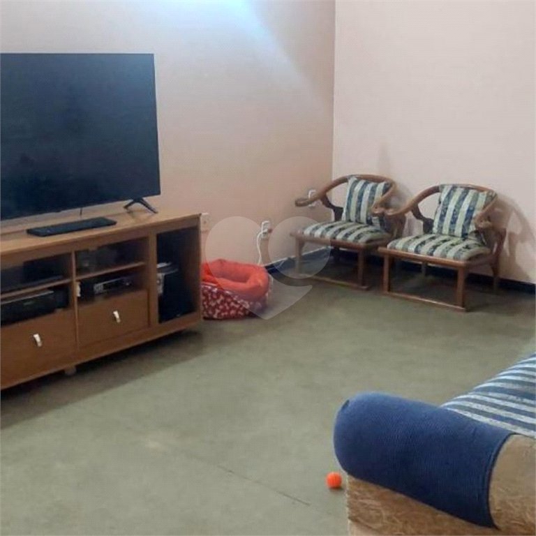 Sobrado de 284m2 na Saúde com 4 dorms, 1 suíte, 3 banheiros, 4 vagas. Estuda permuta.