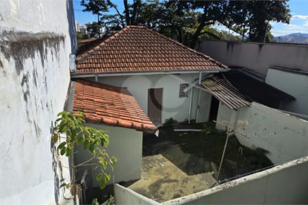Casa antiga a venda