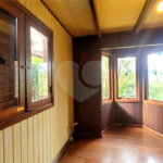 Casa à venda ou para alugar com 3 quartos, sendo 1 suíte, no condomínio Associação Reserva das Hortênsias, Mairiporã - SP