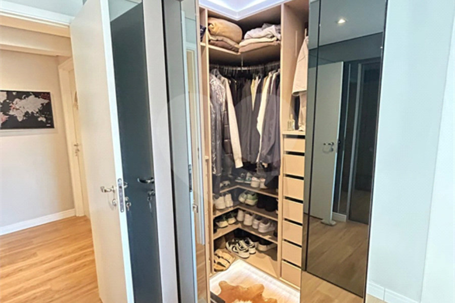 Apartamento à venda com 3 suítes em Barra Funda, São Paulo, SP