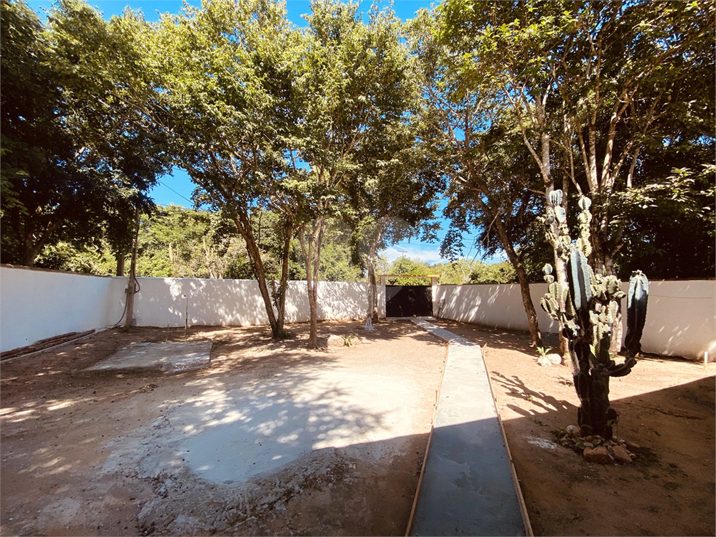 Casa em condomínio para alugar com 2 quartos, sendo 1 suíte, em Caravelas, Armação dos Búzios, RJ