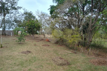 Chácara à venda com 3 quartos, sendo 1 suíte, em Bairro do Machadinho, Angatuba, SP
