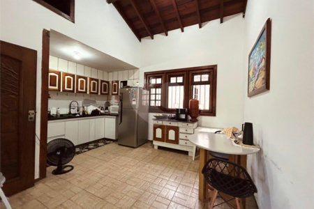 Casa à venda com 3 quartos, sendo 1 suíte, em Campinho, Porto Seguro, BA