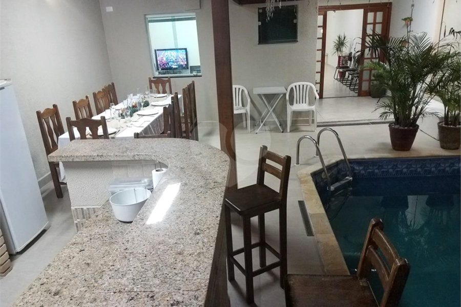 Sobrado à venda com 3 quartos em Tremembé, São Paulo, SP