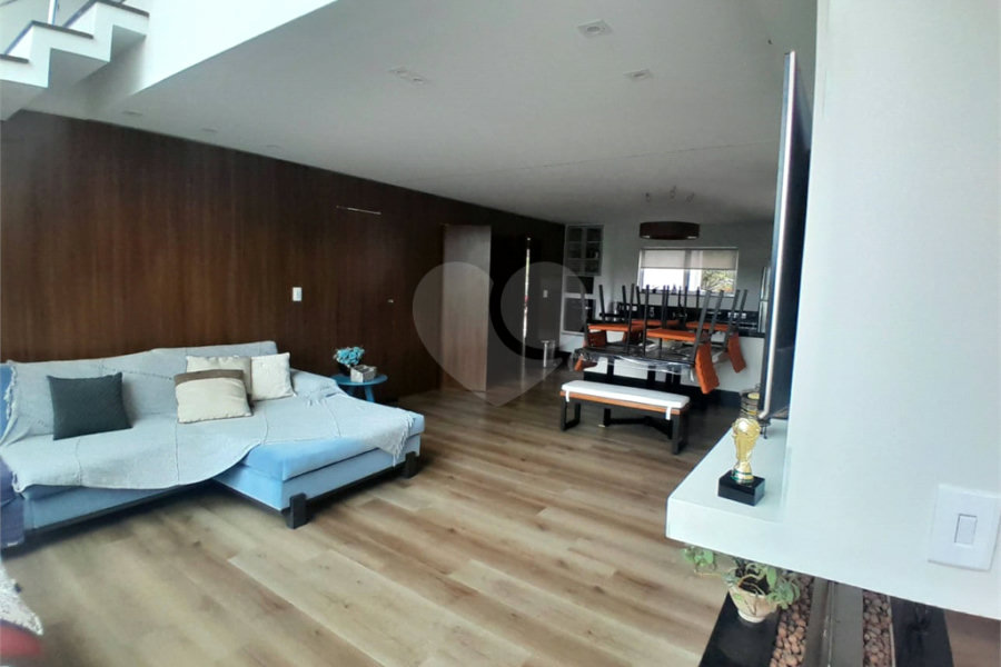 Casa à venda com 3 quartos, sendo 1 suíte,  no condomínio Alpes da Cantareira, Mairiporã - SP