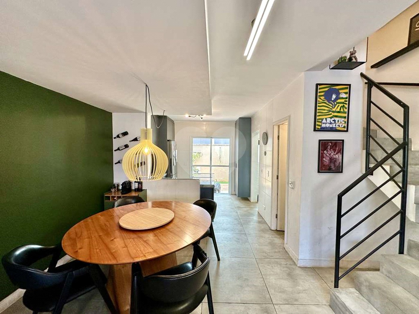 Casa à venda com 3 quartos, sendo 1 suíte, no condomínio Villaggio Viana, Cotia - SP