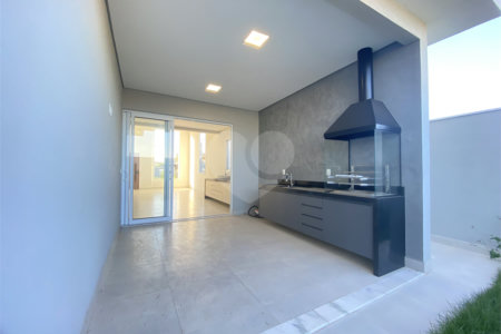 Casa à venda com 3 quartos, sendo 1 suíte, no condomínio Reserva Central Parque, Salto - SP