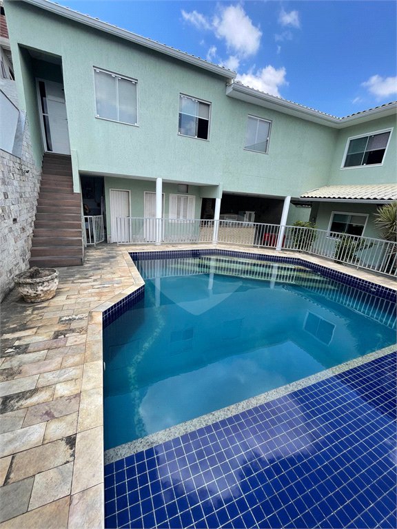 Casa à venda com 5 quartos, sendo 1 suíte, no condomínio Residencial Green Ville, Rio de Janeiro - RJ