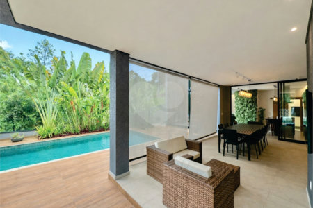 Casa à venda com 3 suítes no condomínio Reserva Santa Maria, Jandira - SP