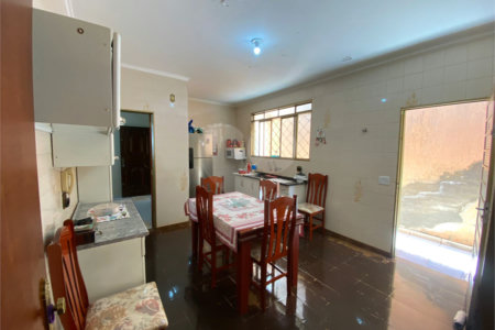 Casa à venda com 4 quartos, sendo 1 suíte, em Campos Elíseos, Ribeirão Preto, SP