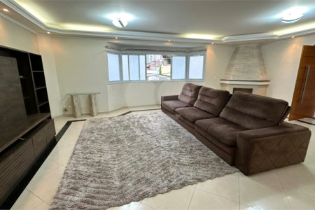 Casa à venda com 4 quartos, sendo 3 suítes, em Vila Galvão, Guarulhos, SP